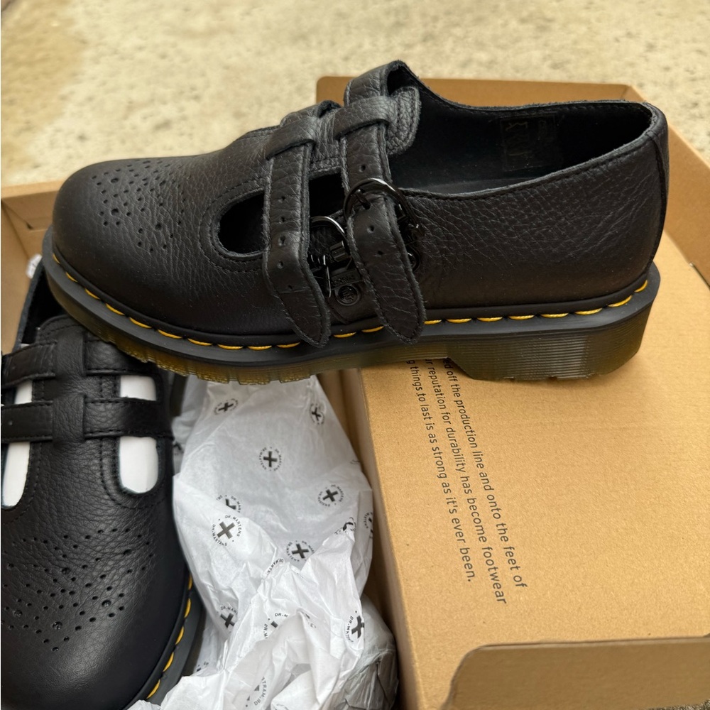 Dr. Martens Black Mary Jane size 8 ! Brand new in box